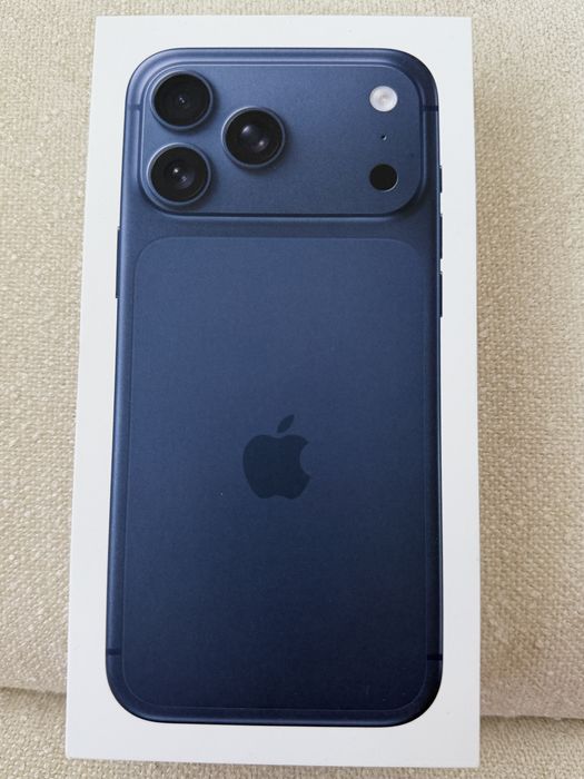 Iphone 17 pro max, deep blue, 512 GB. Чисто нов