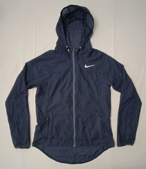 Nike Impossibly Light Jacket оригинално яке S Найк спорт ветровка