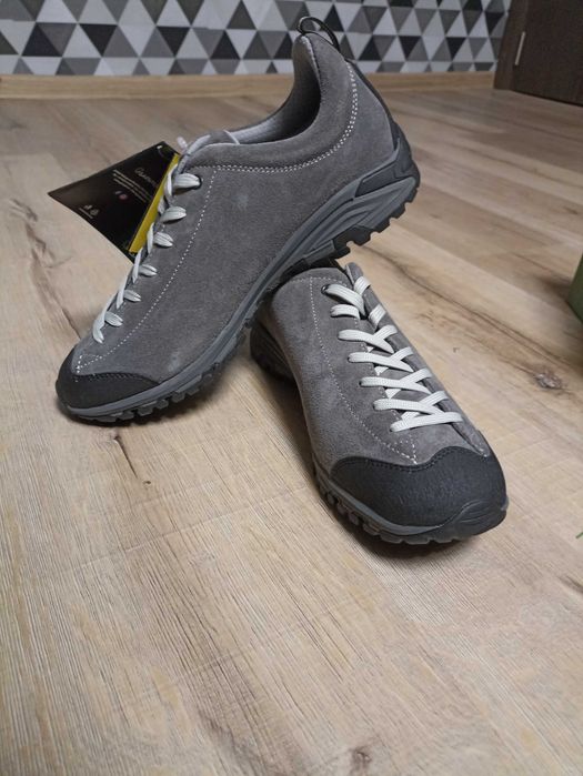 Туристически обувки