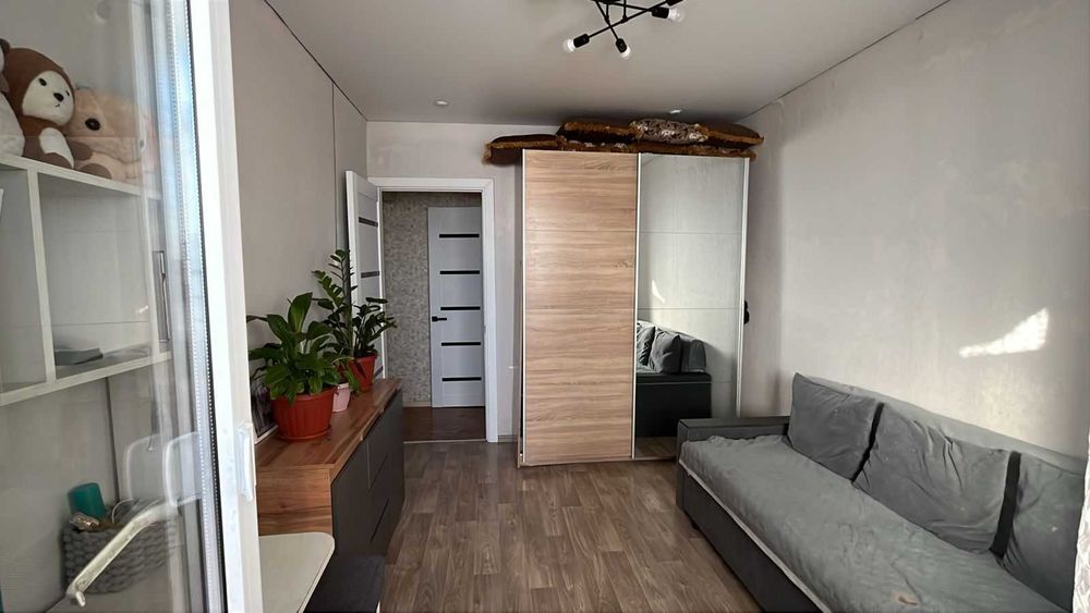 Продается 2 комн квартира Васильковский, 35