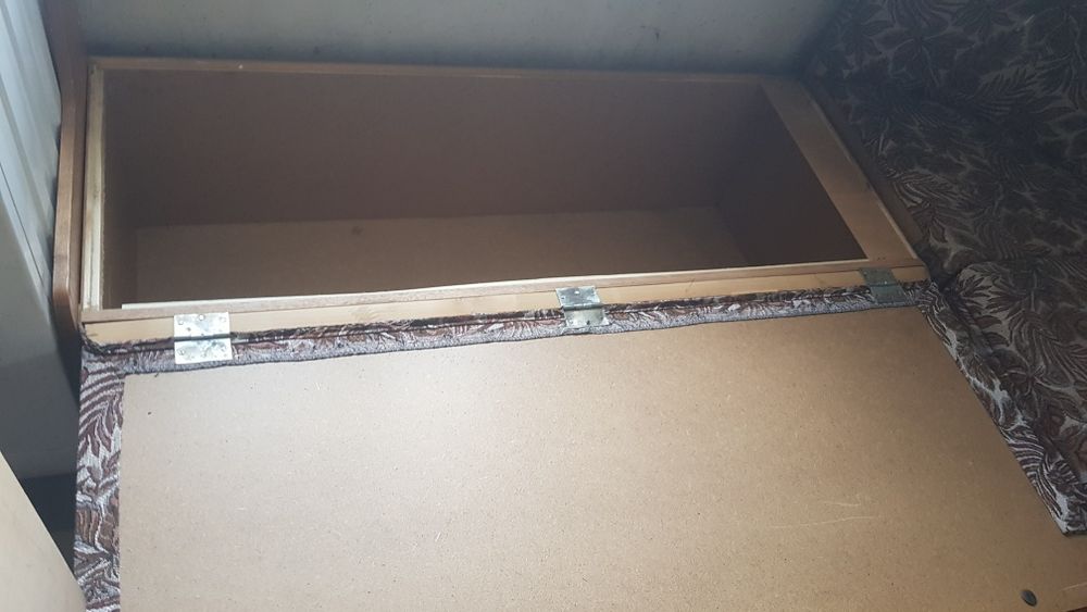 Кухненски дървен ъгъл с текстил