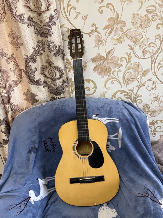 Продам гитару StarSun