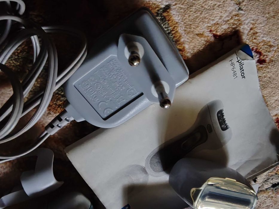 Epilator Philips HP 6481 + alimentator (două bucăți)