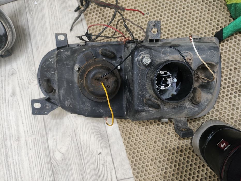 Продам фары на гольф 3