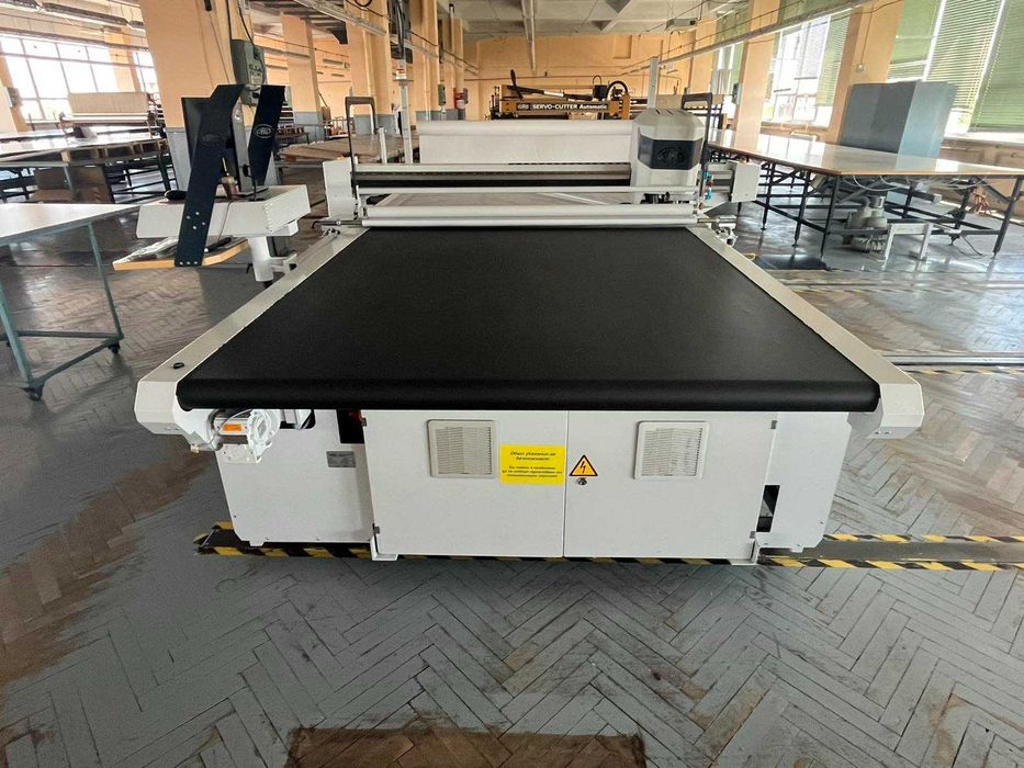 Робот за автоматично кроене Kuris C3030