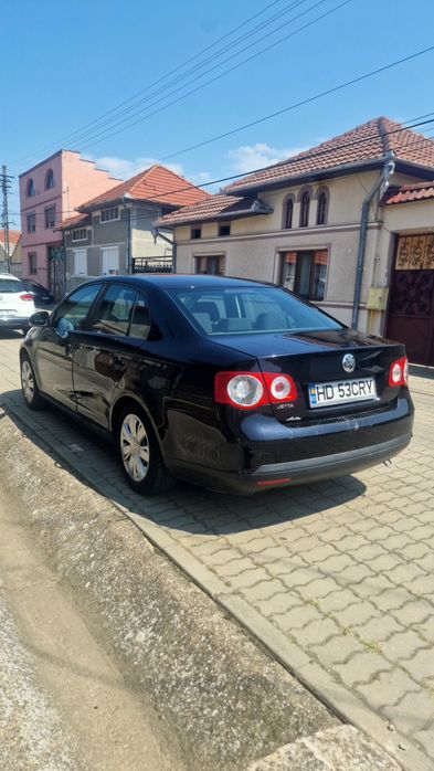 VW Jetta 2007 – 1.6 benzină