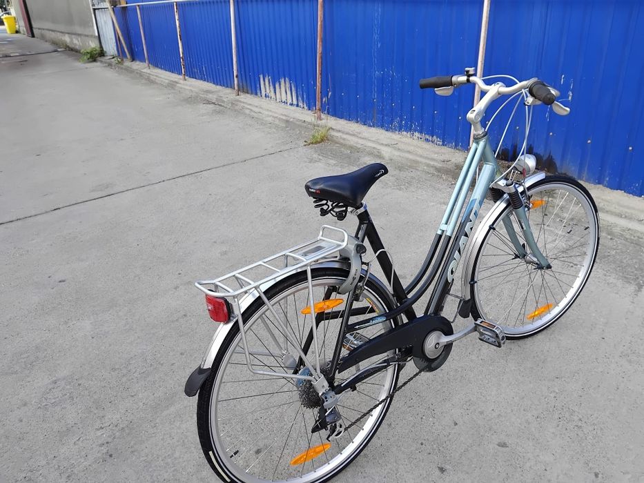Vând bicicleta Giant din aluminiu pentru damă