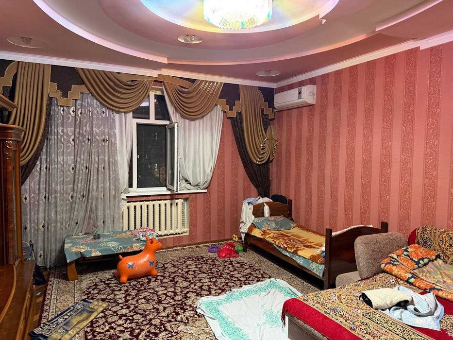 Продается своя банковская квартира 2х3 комнатная кирпич.