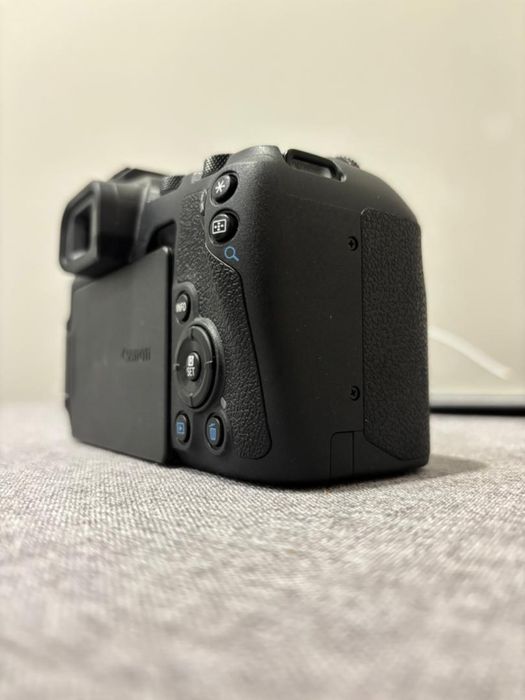 Canon R5 и Canon r8 Canon RF28mm 4 аккамулятора