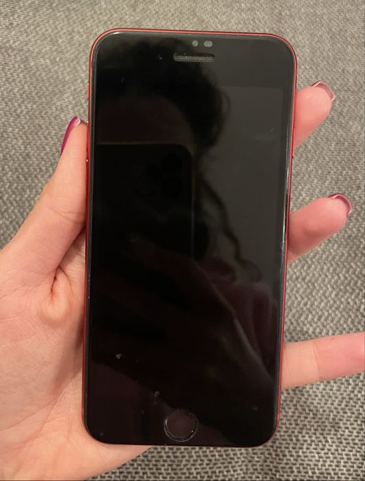 Iphone SE 2020 червен