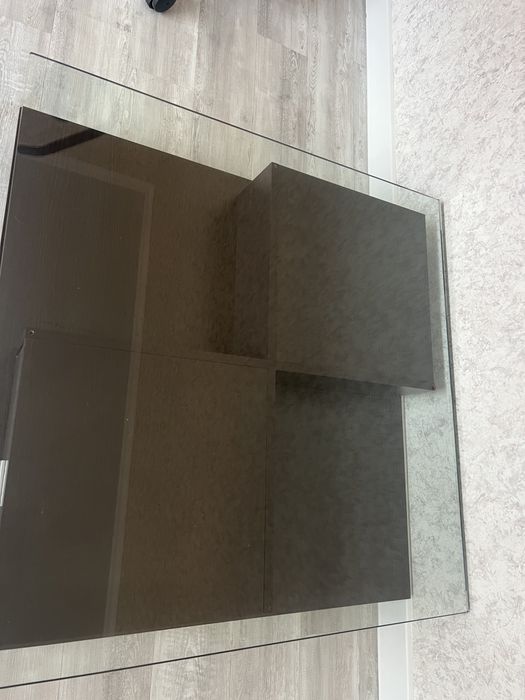 Продам стол журнальный