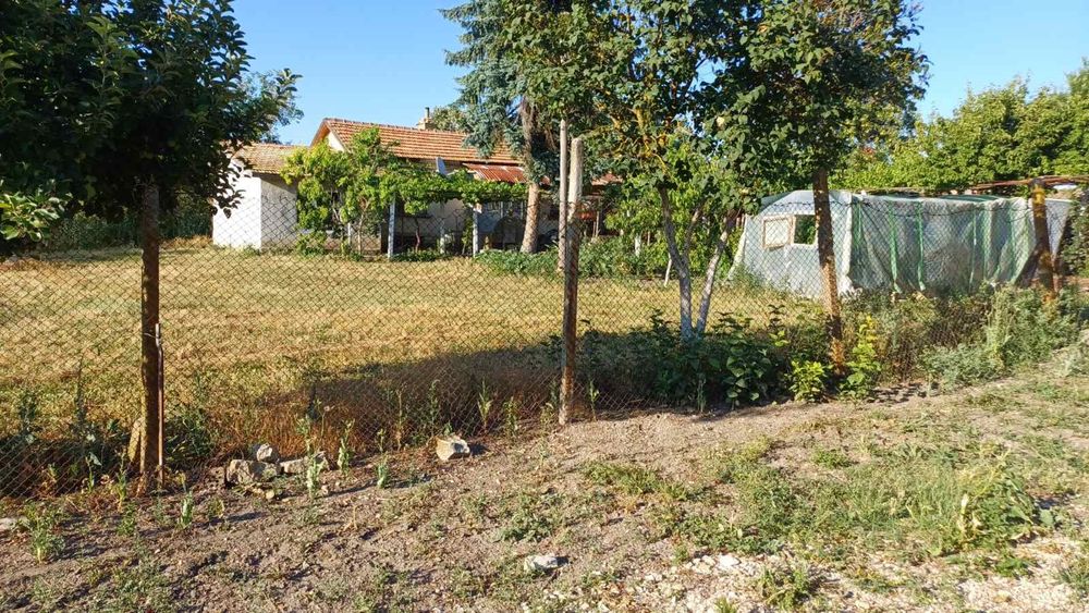 Продава се Къща в Плиска - 1600 кв.м за 26 €/кв.м - Снимка #6