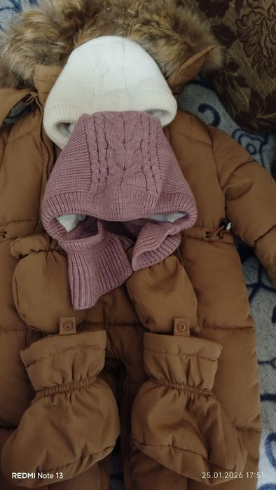 Продаю детский зимний комбинезон.