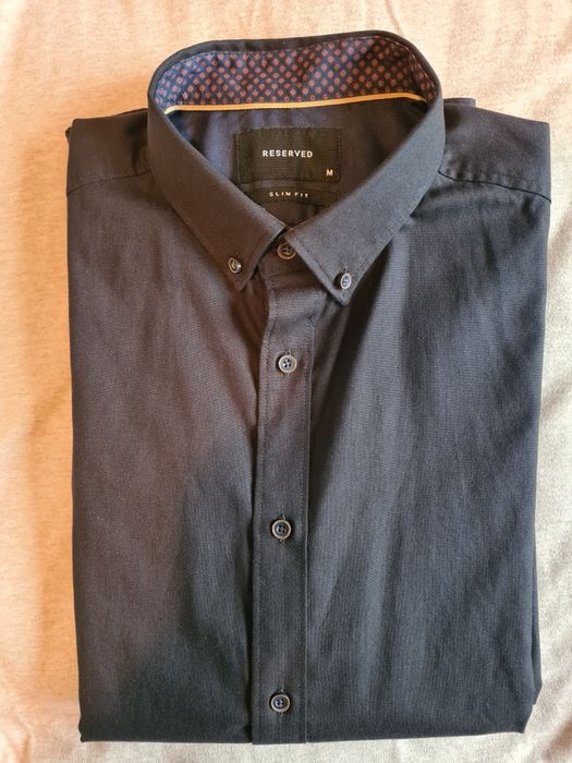 Camasa neagra  cu motive mov,Reserved