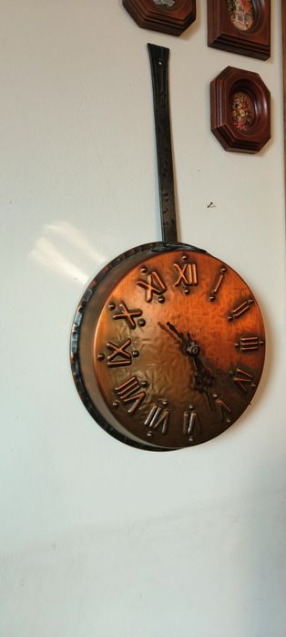 Стар Стенен Кварцов часовник