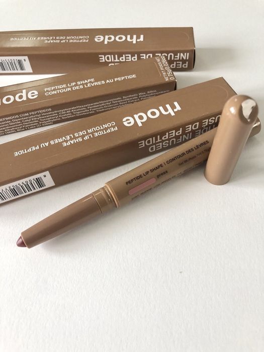 Rhode Peptide Lip Shape молив за устни от Hailey Bieber ралични нюанси