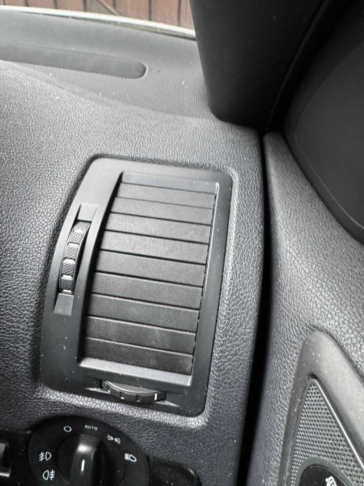 Grila Centrala Ventilatie Aer Laterale Skoda Octavia 2