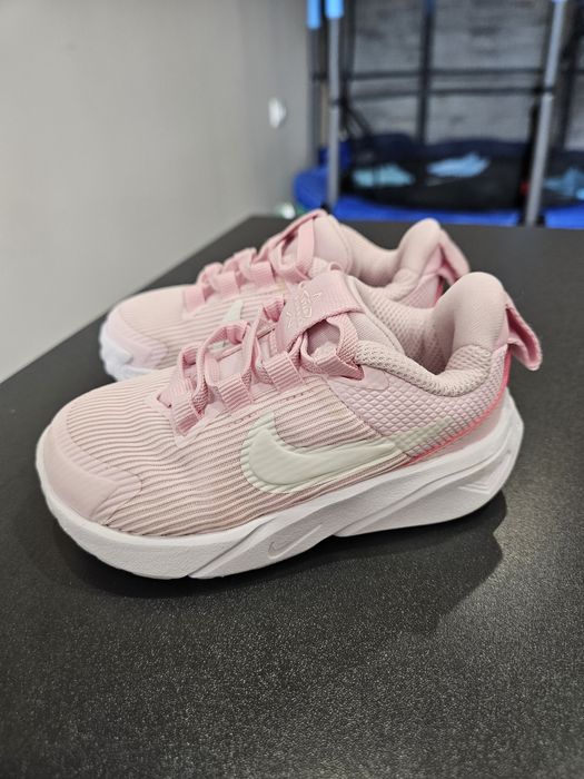 Розови детски маратонки на Nike - размер 22