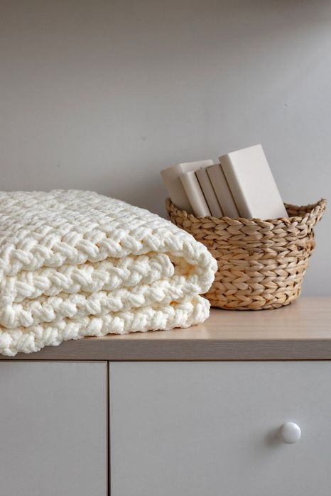 Вязаный плед из пряжи Alize Puffy