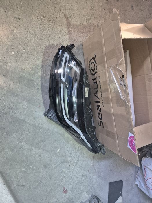 Far velar L560 M8A2-13w030-EA si L8A2-13W030-EA