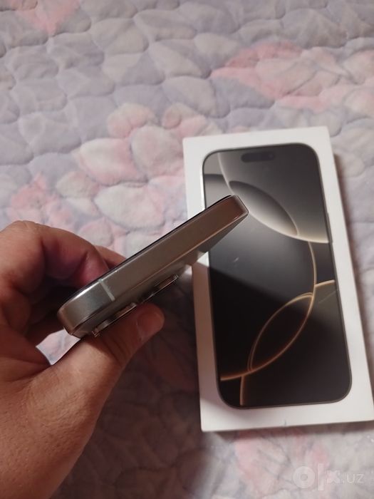 Iphone 16 pro 1 TB natural titanium