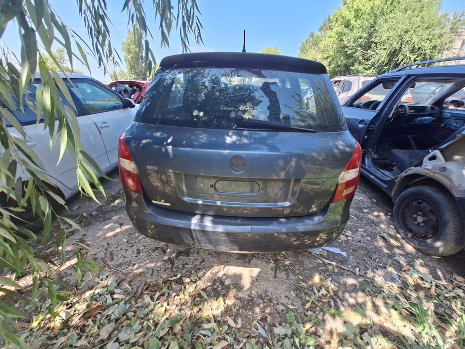 Dezmembrez Skoda Fabia 2  1.2 Benzina 2011 CHFA BZG