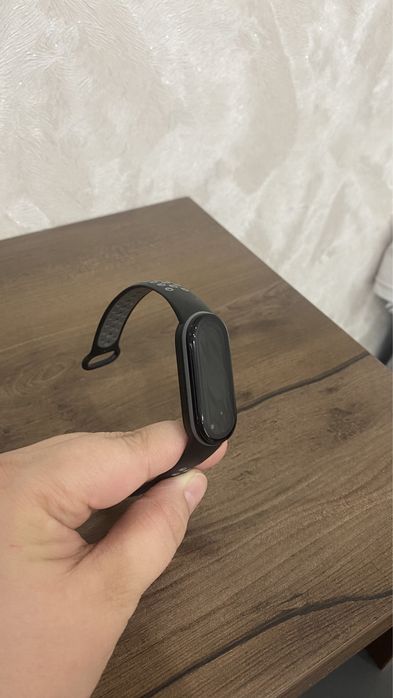 Продам Смарт часы Mi Smart band 6