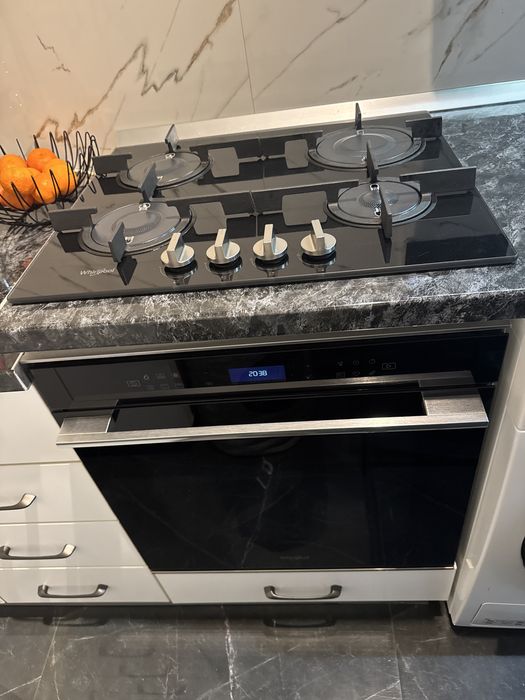 Garsoniera decomandată, renovată integral, etaj 1 – Azuga