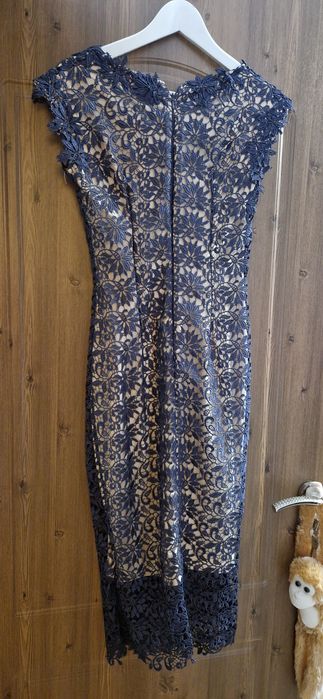 Rochie elegantă din dantelă bleumarin – model midi