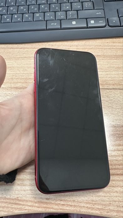 iPhone XR, red