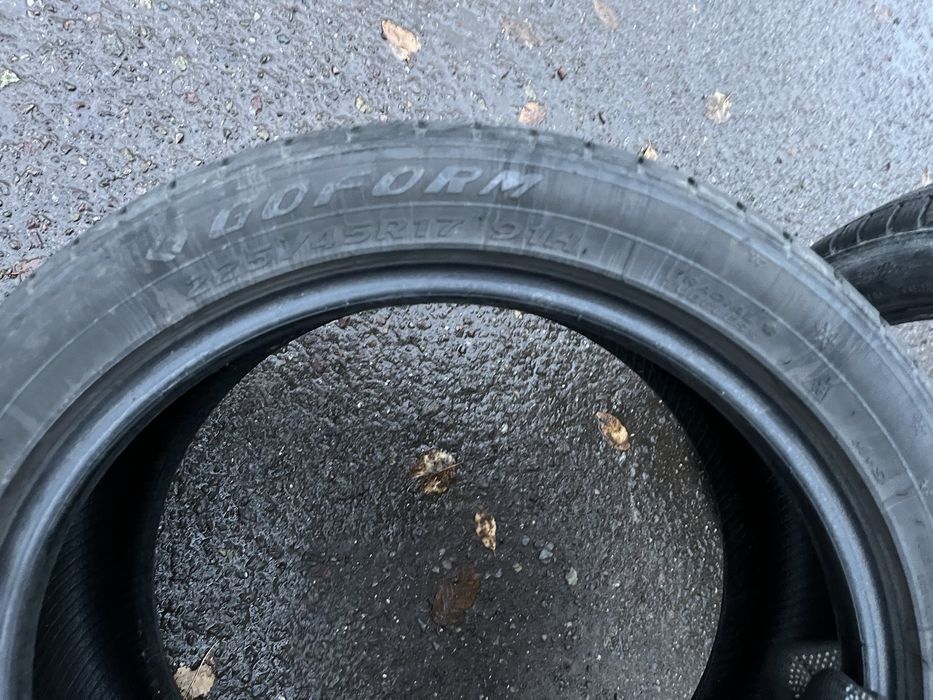 Продам шины липучку 225/45/17