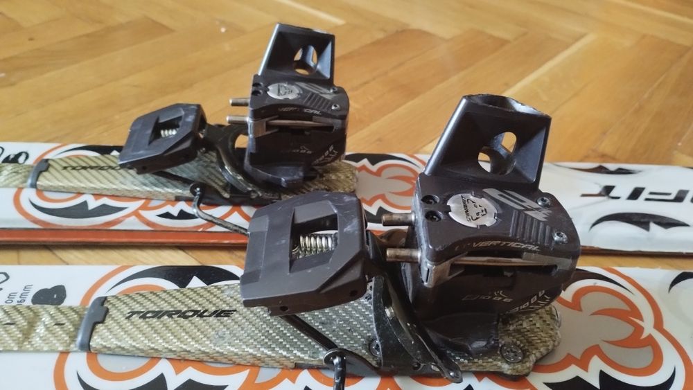 Продавам ски туринг сет ски, автомати и колани Dynafit