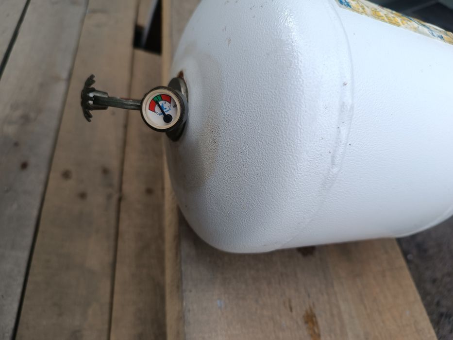 Огнетушительи самосробатываюшие