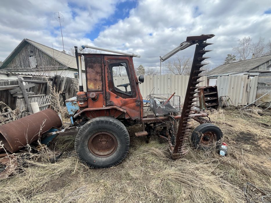 Продам трактор т16