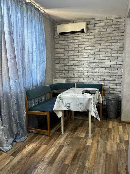 2/4/4 балкон 2х6 Продам Своя Фархадский