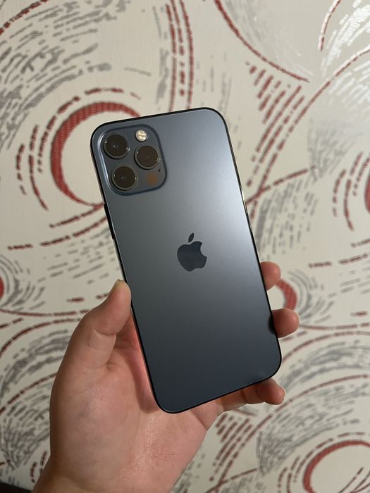 iPhone 12pro 256гб отличный