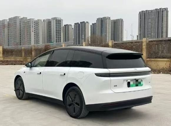 Li Lixiang i8 4WD