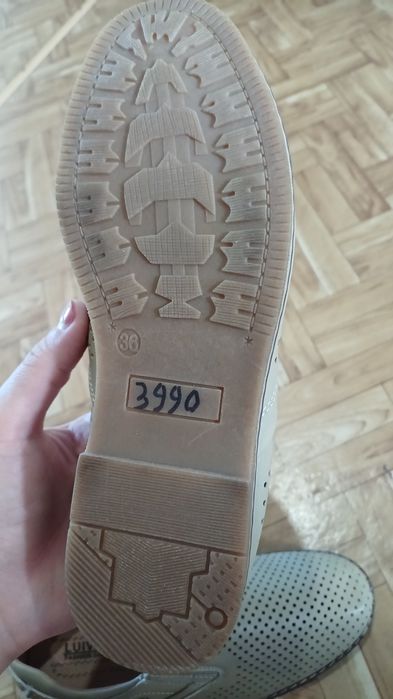 Продам туфли новый на мальчика