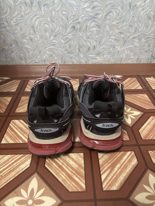 Продам balenciaga track 1 новые