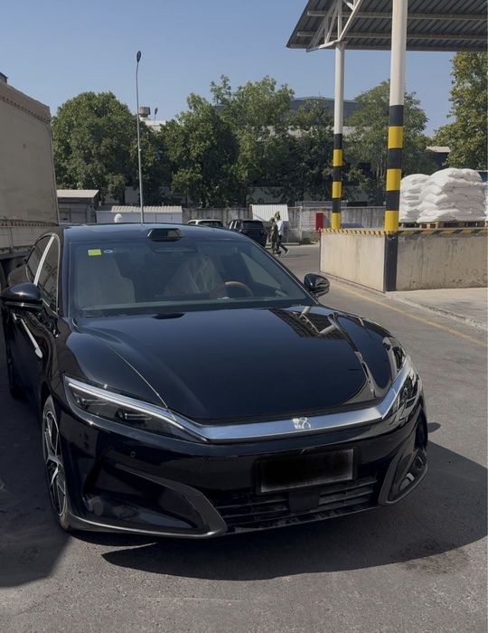 BYD HAN L 4WD 601 KM FULL 2.7Sekund