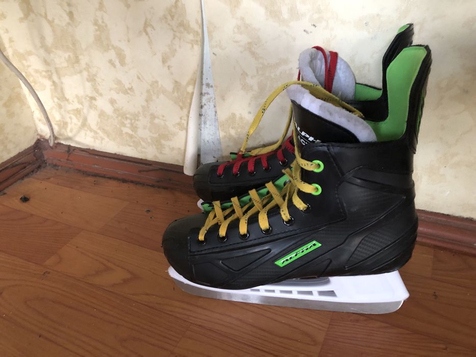Коньки хоккейный alpha  42 размер