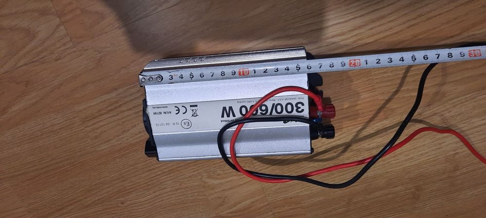 Invertor 12v la 220 v, 300  W