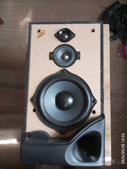 Колонки  JVC 2 штуки  в хорошем  состоянии