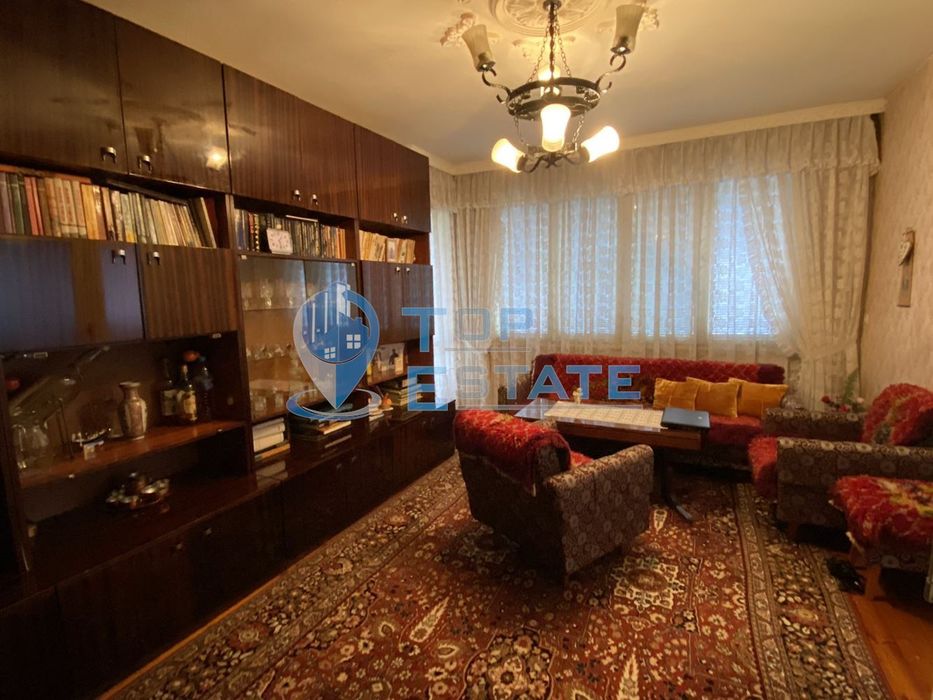 Продава се Къща в Елена - 420 кв.м за 250 €/кв.м - Снимка #3