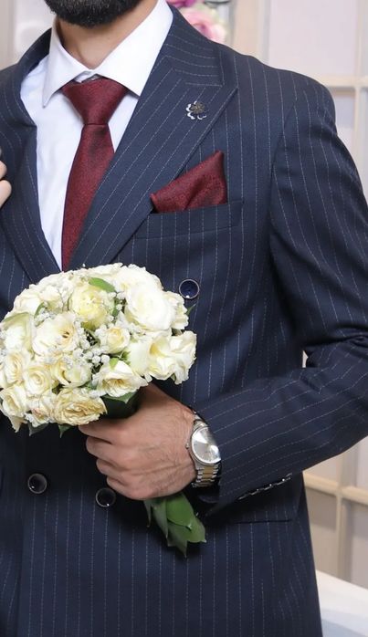 Kostyum shim sotiladi