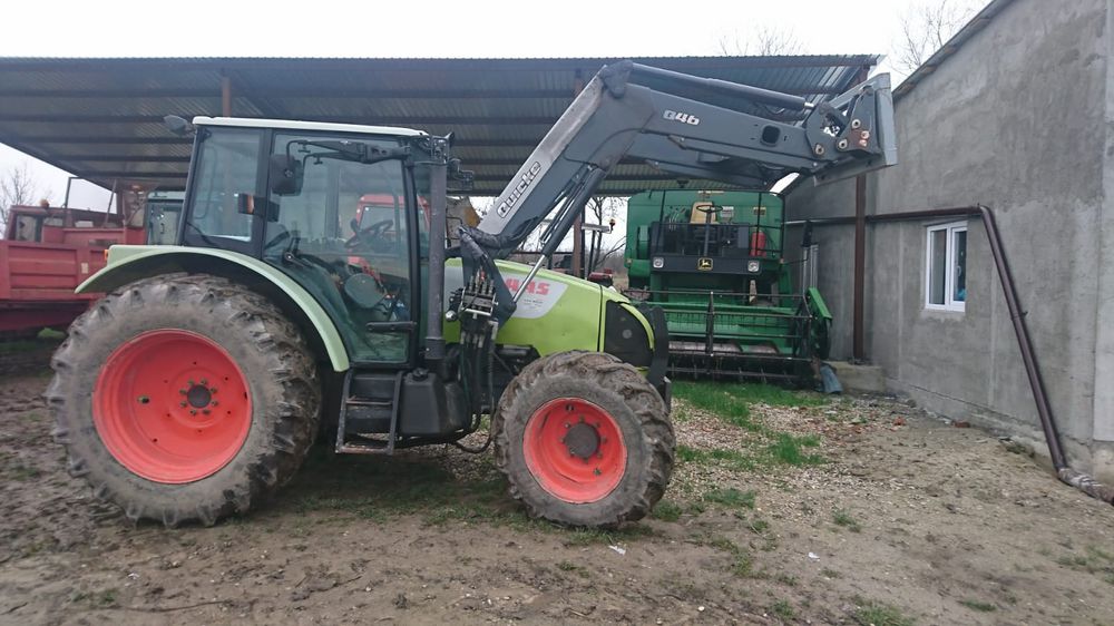 Tractor cu încărcător Claas Celtis 446