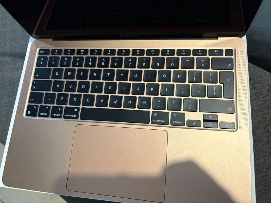 MacBook Air M1(2020)