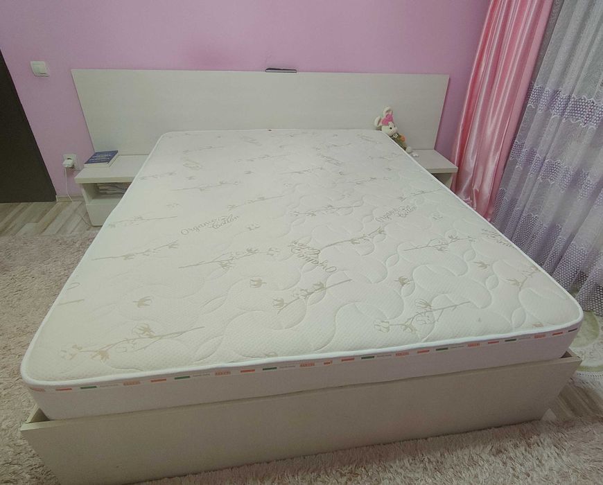 Vând pat de dormitor fără saltea