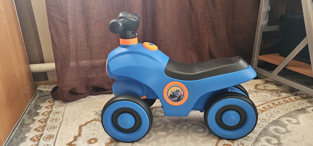 Продам детский толокар мотоцикл . Есть музыка