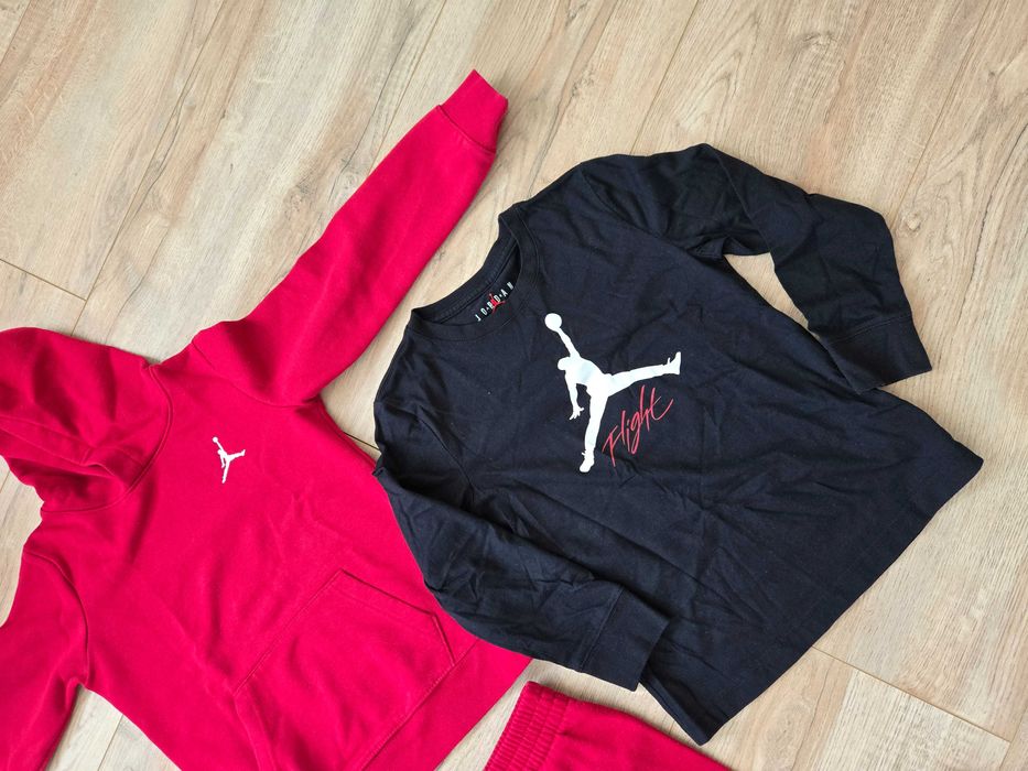 Комплект  от две части Nike Jordan  и блуза